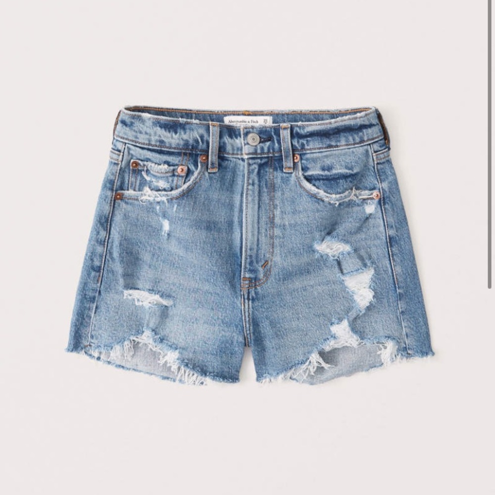 Abercrombie and Fitch High Rise Mom Short Size 31